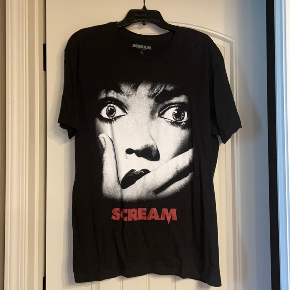Scream (the movie) graphic tee